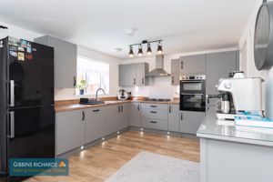 Kitchen- click for photo gallery